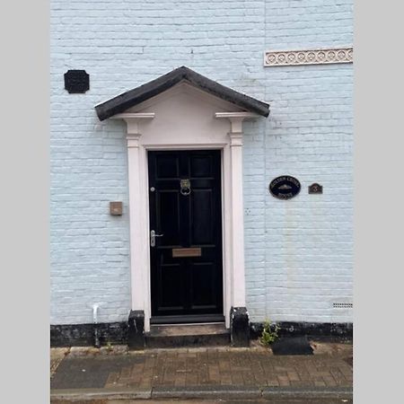 City Centre Entire Studio Apartment Chichester Dış mekan fotoğraf