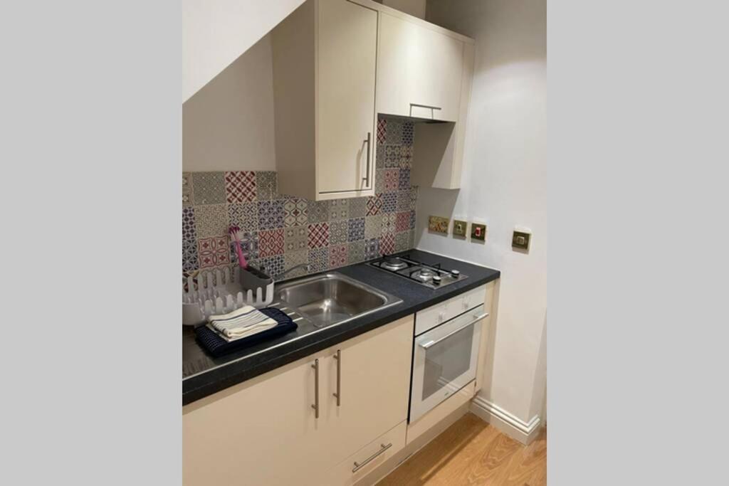 City Centre Entire Studio Apartment Chichester Dış mekan fotoğraf